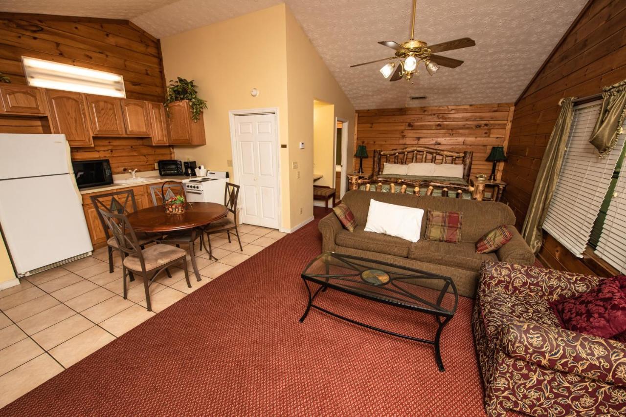 Cabin Close To Parkway Rd With River View Pigeon Forge Zewnętrze zdjęcie
