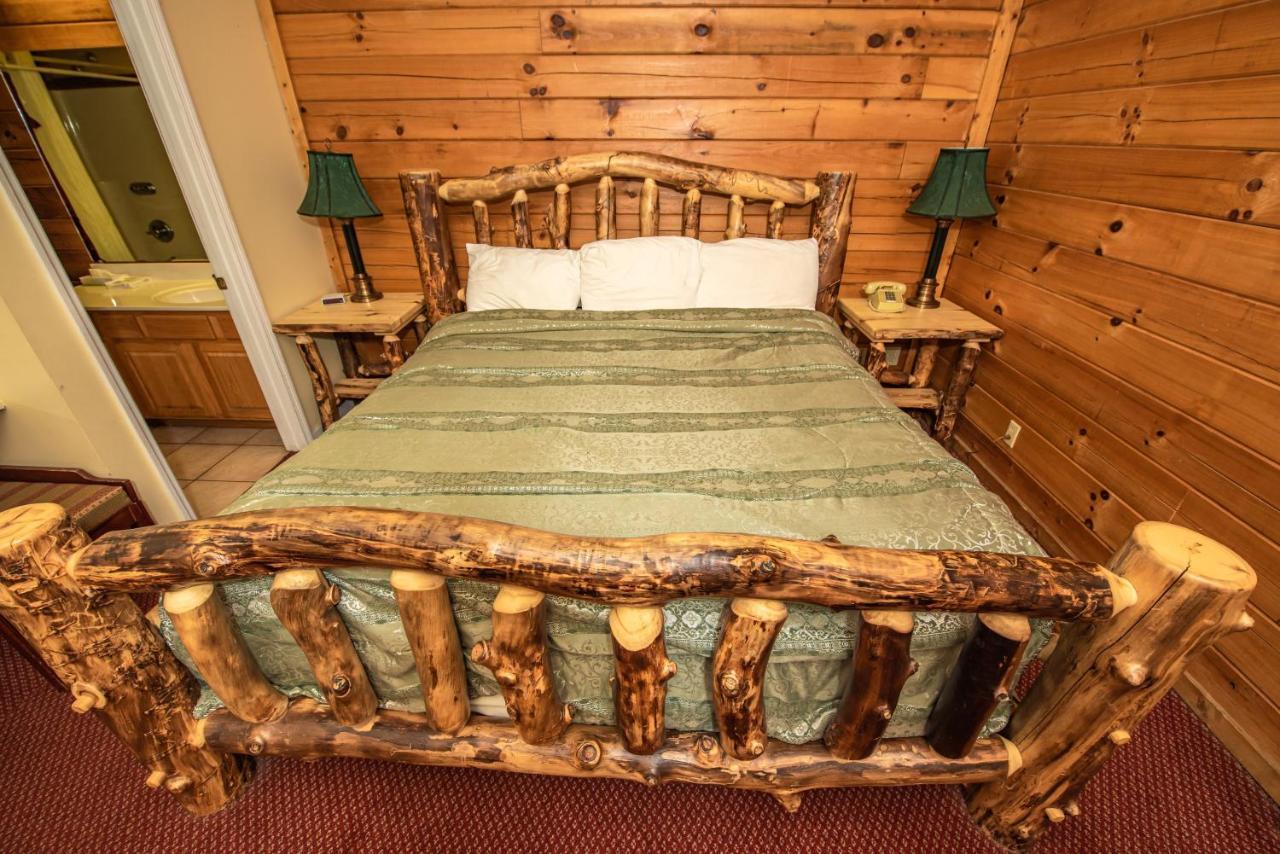 Cabin Close To Parkway Rd With River View Pigeon Forge Zewnętrze zdjęcie
