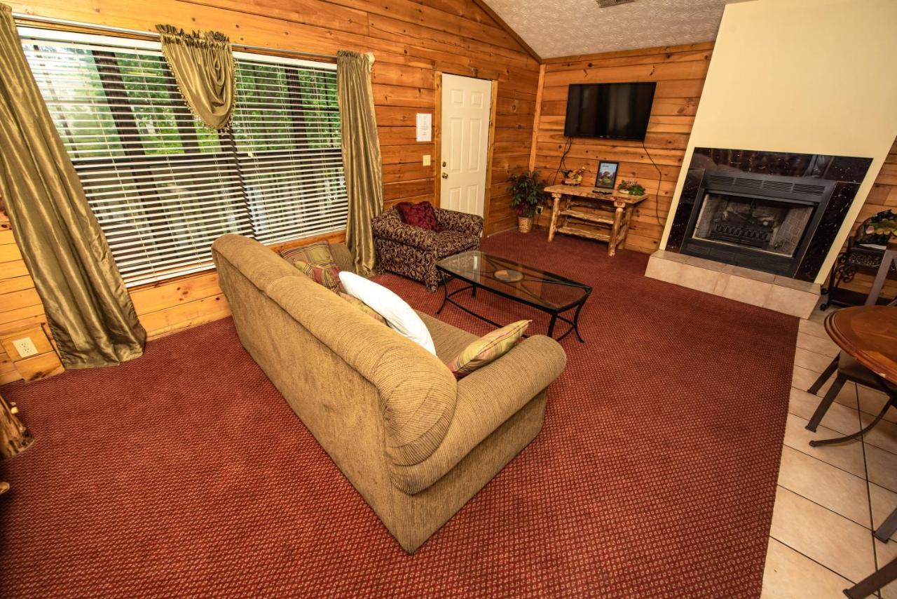 Cabin Close To Parkway Rd With River View Pigeon Forge Zewnętrze zdjęcie